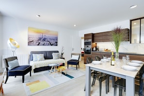 Premium Apartment | Living area | 127-cm Smart TV with cable channels, Netflix, MP3 dock - ABSOLU TRAVEL (Paris)