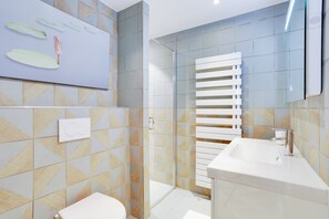 Appartamento Premium | 4 camere, una scrivania, ferro/asse da stiro
