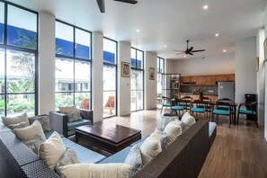 Interior - 6 BR Modern Tropical Bali Villa (Badung)