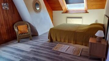 4 bedrooms, free WiFi, bed sheets