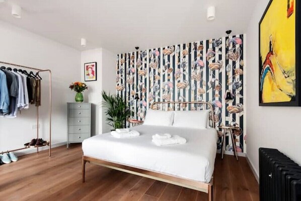 1 bedroom, iron/ironing board, WiFi, bed sheets - Crashpads Shoreditch Mini Loft 1
(London)