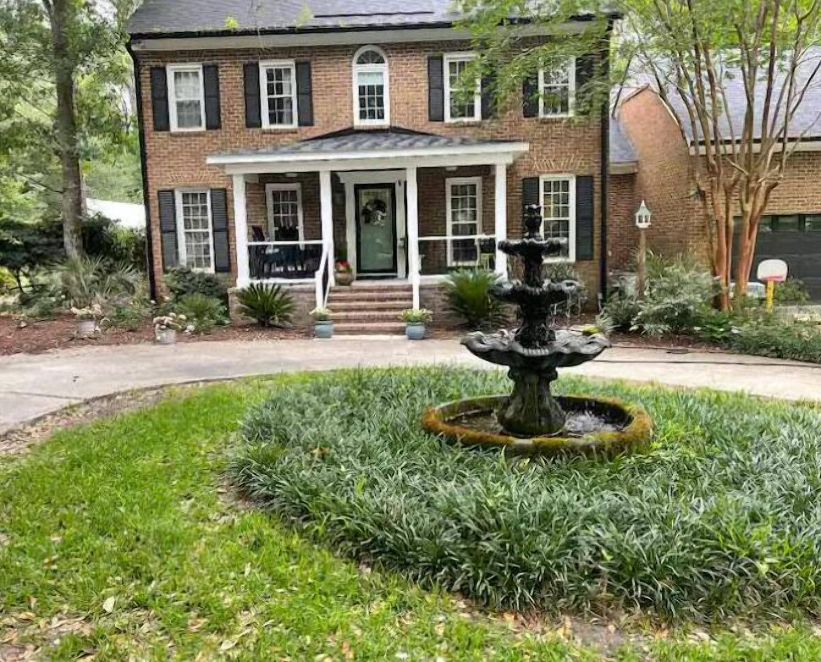 Whole house with backyard oasis and pool 5 min from the beach!