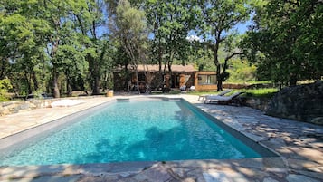 Piscine extérieure, piscine chauffée