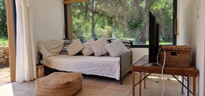 3 Schlafzimmer, Schreibtisch, Bügeleisen/Bügelbrett, Reisekinderbett