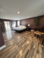 Cubrecamas, decoración personalizada y muebles diferentes 