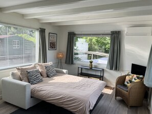 3 chambres, fer et planche à repasser, Wi-Fi, draps fournis