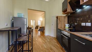 Comfort Apartment | Private kitchen | Fridge, oven, stovetop, dishwasher