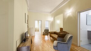 Unclassified image, 2 of 21, button - Fabbroni 3 bedrooms by Mmega (Florence)