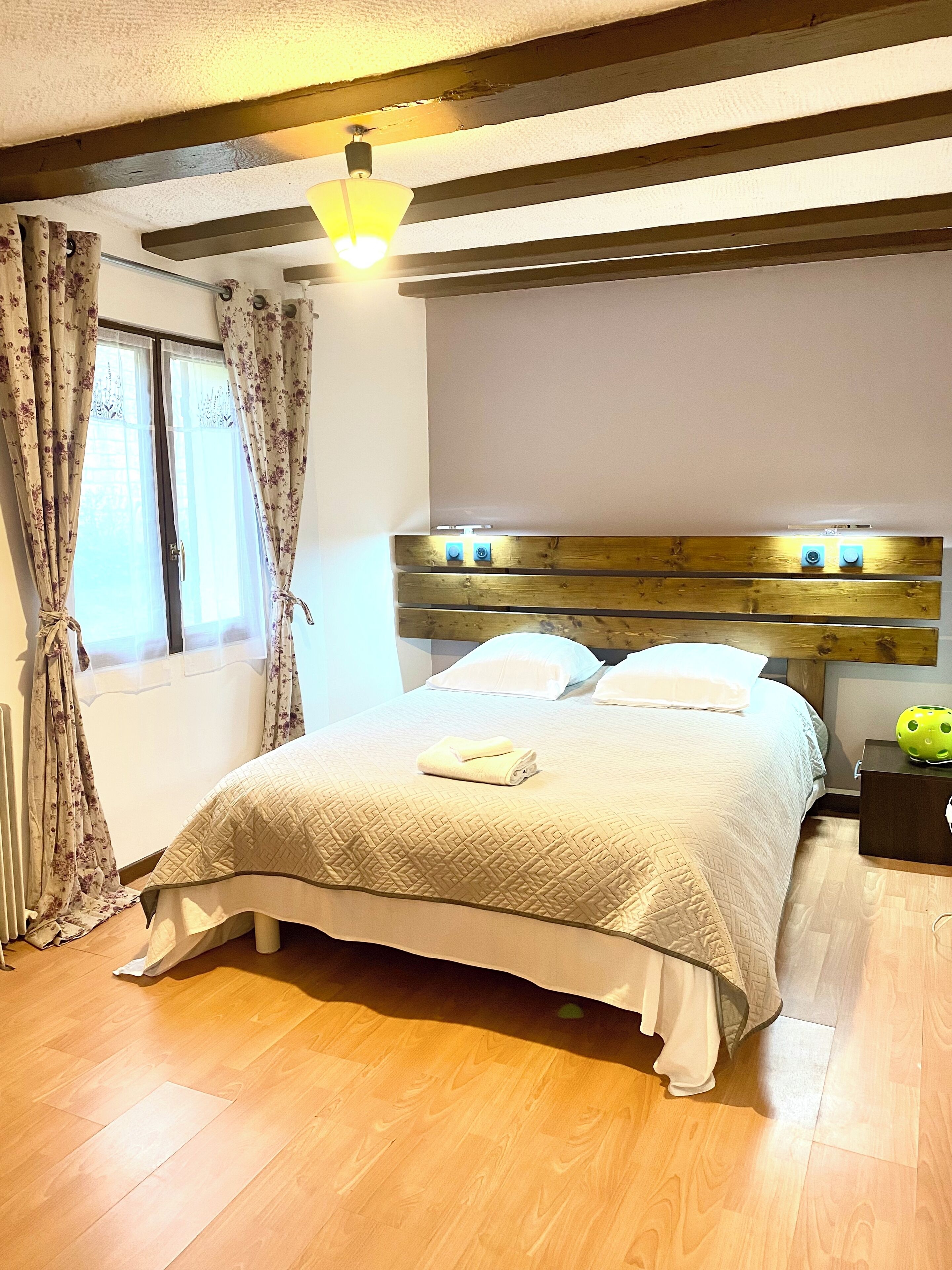 3 bedrooms, iron/ironing board, free WiFi, bed sheets