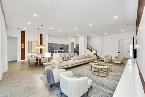 TV - EV_6283 - 15 Bed 14.5 Baths Villa with Screened-In Private Pool with Spillover S (Orlando)