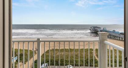 Ocean Front Condo With Private Balcony! Amazing Views!