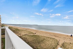 Beach - 3 Bedroom 2 Bathroom Direct Ocean views! (Old Orchard Beach)