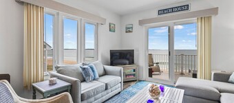 3 Bedroom 2 Bathroom Direct Ocean views!