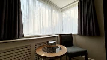 Quarto casal executivo | 1 quarto, cofres nos quartos, escrivaninha
