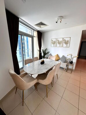 Dining - Best Downtown Apartment in Dubai

 (Dubai)