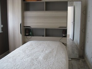 2 bedrooms