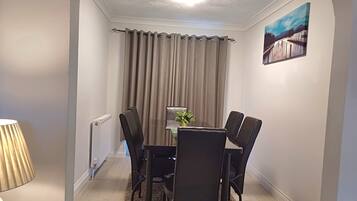 Hus | Spiseområde på rommet