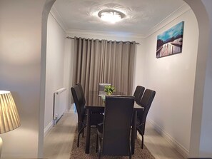 ハウス | 客室内のダイニングエリア