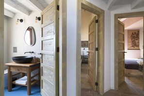 3 chambres, fer et planche à repasser, Wi-Fi gratuit, draps fournis
