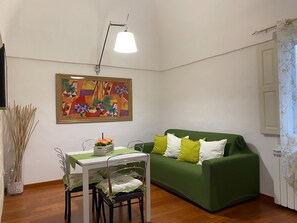 TV - House Relax (Monopoli)