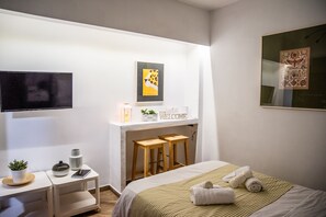 1 bedroom, iron/ironing board, WiFi, bed sheets - Beautiful studio close to the archaeological museum (Athina)