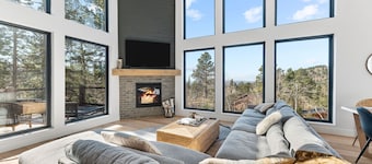 Norski - Hot Tub, Sauna,New Modern Cabin with Amazing Views