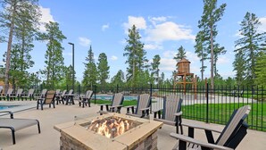 Terrace/patio - Moonlit Summit with hot tub, lots of great parking and views (Lead)