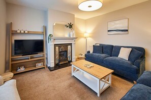 TV, fireplace, offices