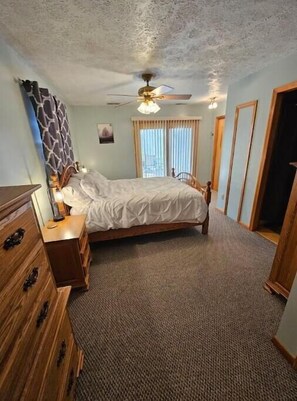 1 bedroom, desk, travel cot, free WiFi