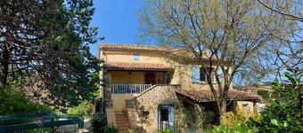 Lodging for group of 9 to 11 people