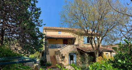 Lodging for group of 9 to 11 people