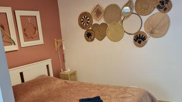 1 bedroom, free WiFi, bed sheets