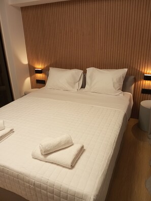2 bedrooms, iron/ironing board, free WiFi - BlueMotion - TwinBedroomPortApartment N1 (Piraeus)
