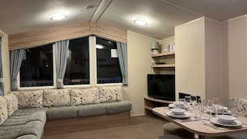 Chalet | Dining