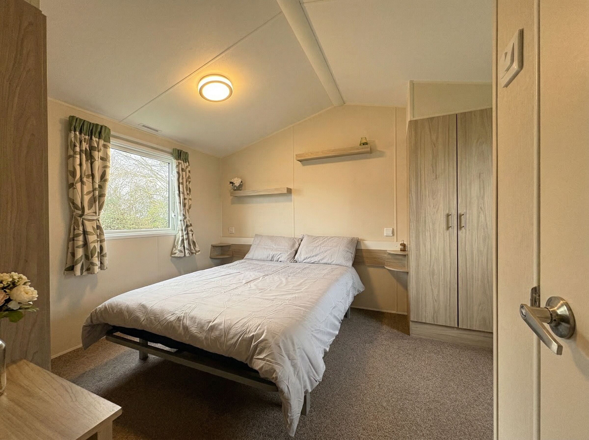 2 bedrooms, bed sheets