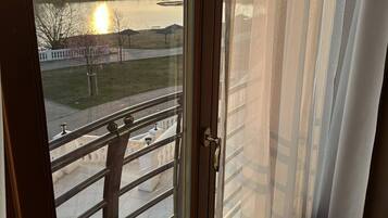 Family Suite | 2 bedrooms, premium bedding, in-room safe, desk