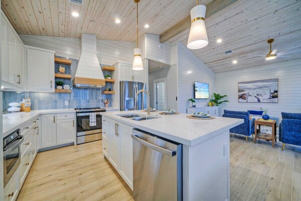 House (4 Bedrooms) | Interior - Swinging Easy by Avantstay Private Pool, Firepit, Balcony (Port Aransas)