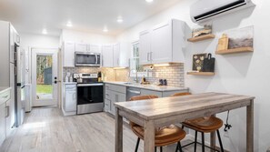 House (2 Bedrooms) | Private kitchen