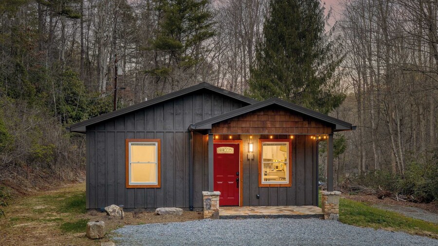 Bears Place by Avantstay Cozy Mountain Cabin in Brevard + Firepit
