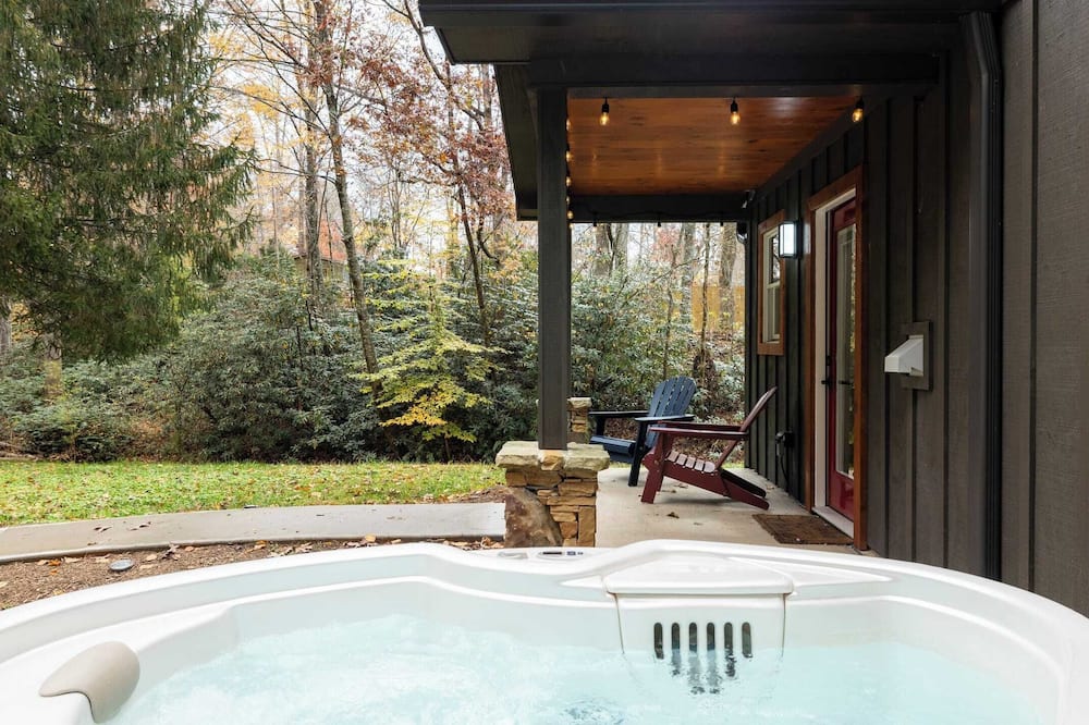 Bears Place by Avantstay Cozy Mountain Cabin in Brevard + Firepit - Pisgah National Forest, NC