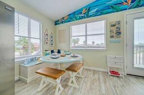 Dining - Surfin Dog by Avantstay Coastal Escape w/ Yard! (Port Aransas)