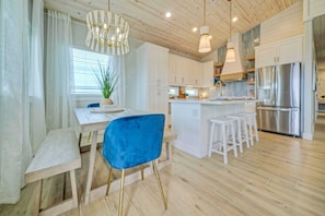 House (4 Bedrooms) | Interior - Flirty Flamingo by Avantstay Private Pool, Firepit, Balcony (Port Aransas)