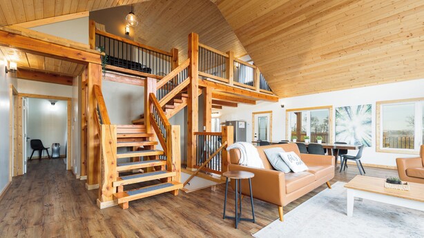 Living area - Modern Timber- Hot tub, sauna, theatre, climb wall (Beaver Mines)