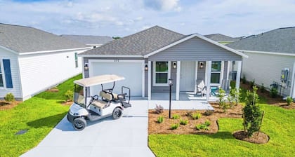 Best of The Villages! 2BR/2BA Home with Cart & Amenity Access