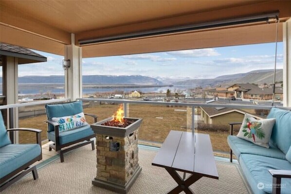 Terrace/patio - A51-River View Unit near club house (Quincy)