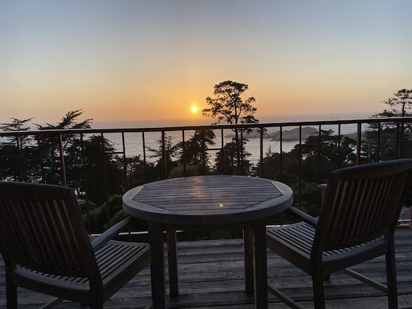 تناول الطعام بالخارج