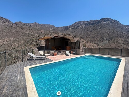 Elqui Valley Avocado Farm, 2-bedroom cabin in fabulous Vicuña with WiFi
