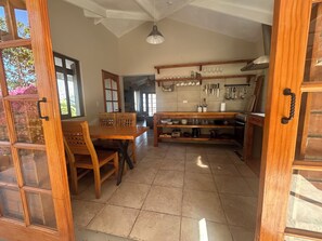 Dining - Elqui Valley Avocado Farm, 2-bedroom cabin in fabulous Vicuña with WiFi (Vicuña)