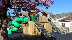 Children’s area - 2 Bed 6 Berth Lodge in Shorefield Oakdene Dorset (Ringwood)