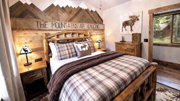 3 bedrooms, iron/ironing board, travel crib, free WiFi